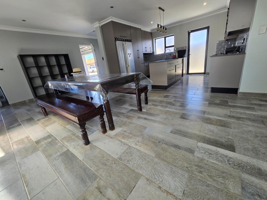 To Let 3 Bedroom Property for Rent in Dana Bay Western Cape